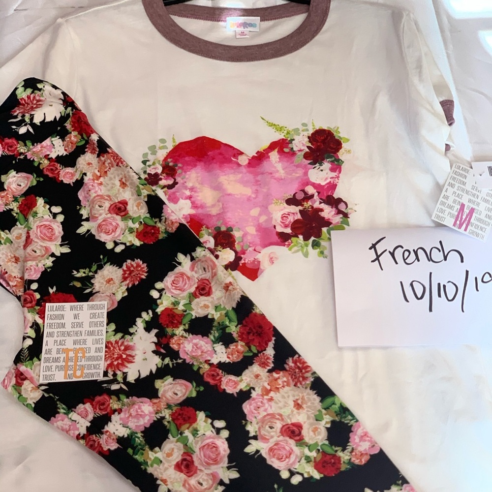 CREEPIN IT REAL LuLaRoe TC/Valentine edition LIV